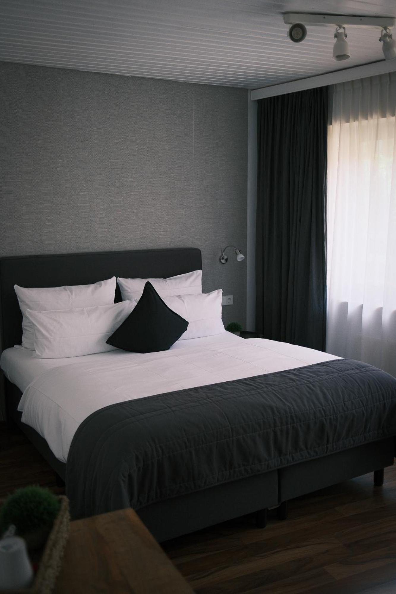 Kreuzblume Hotel & Weinstube Freiburg im Breisgau Kültér fotó